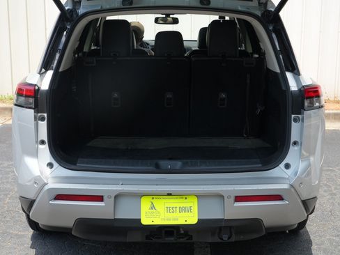 Used 2022 Nissan Pathfinder SL w/ SL Premium Package FWD image 9