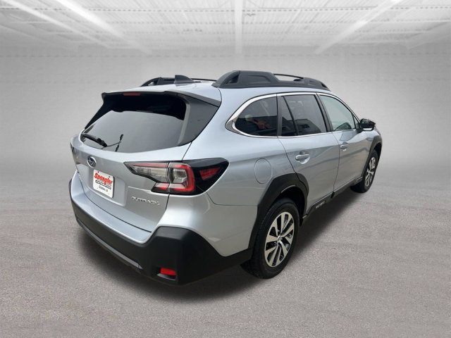 Used 2024 Subaru Outback Premium AWD/4WD image 5