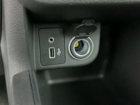 New 2025 Nissan Kicks Play S image 17