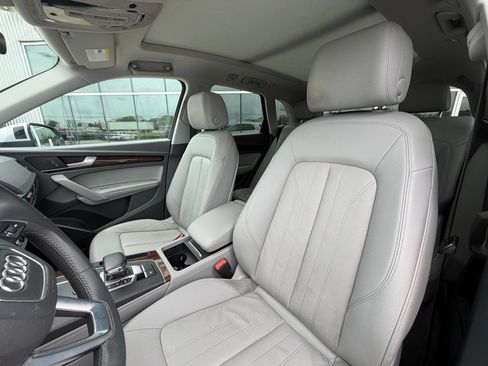 Used 2020 Audi Q5 2.0T Premium Plus w/ Premium Plus Package AWD/4WD image 12