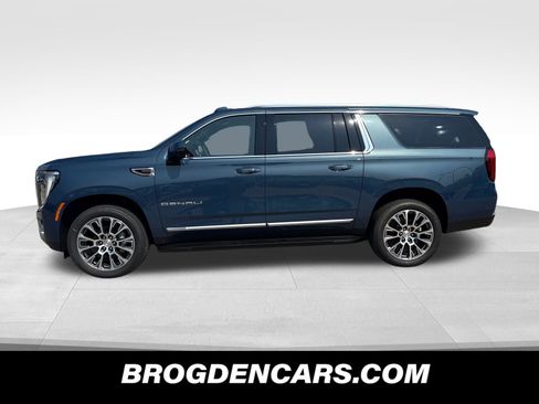 New 2026 GMC Yukon XL Denali w/ LPO, Floor Liner Package AWD/4WD image 10