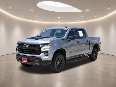 Used 2024 Chevrolet Silverado 1500 LT Trail Boss w/ Convenience Package II AWD/4WD image 3