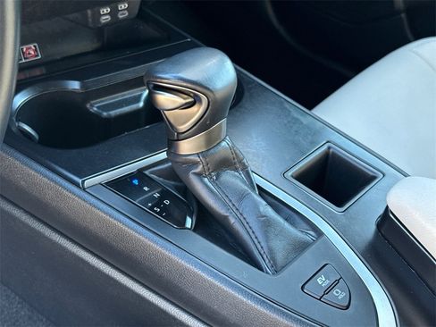 Used 2023 Lexus UX 250h FWD image 27