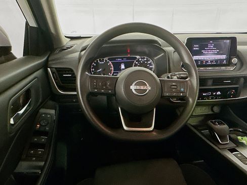 Used 2024 Nissan Rogue SV FWD image 18