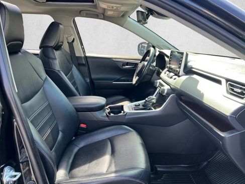 Used 2019 Toyota RAV4 Limited w/ Cold Weather Package image 25