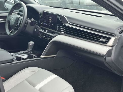 Used 2025 Toyota Camry SE image 24