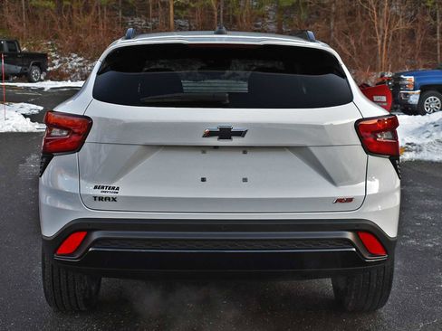 Used 2025 Chevrolet Trax RS w/ Sunroof Package image 7