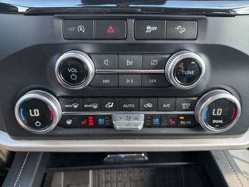 Used 2024 Ford Expedition Max XLT image 14