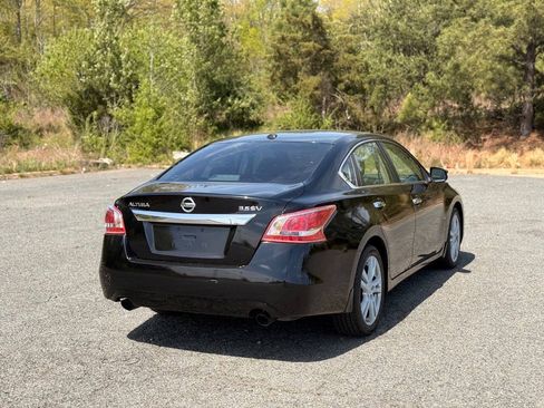 Used 2013 Nissan Altima 3.5 SV w/ Navigation Pkg FWD image 22
