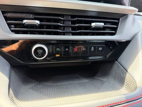 Used 2025 Ford Explorer ST-Line AWD/4WD image 12