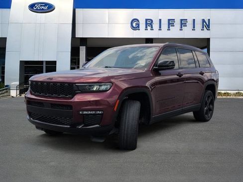Used 2023 Jeep Grand Cherokee L Limited w/ Black Appearance Package RWD image 11