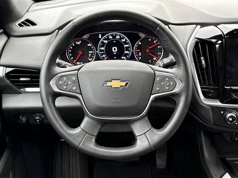 Used 2023 Chevrolet Traverse Premier image 21