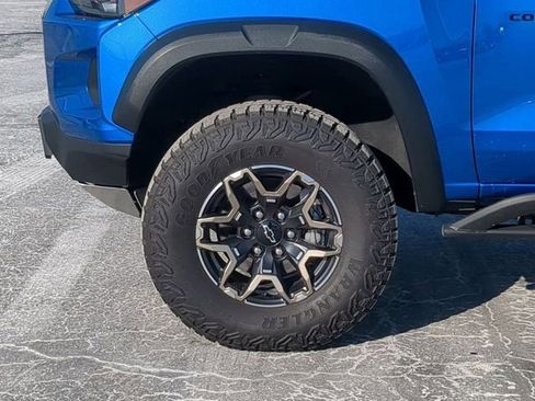 Used 2023 Chevrolet Colorado ZR2 image 7
