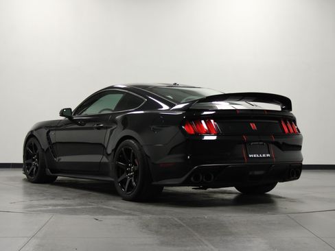 Used 2017 Ford Mustang Shelby GT350R w/ GT350R Equipment Group 920A RWD image 6