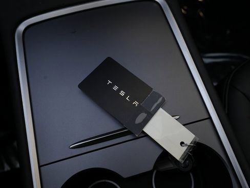 Used 2023 Tesla Model Y Long Range image 54