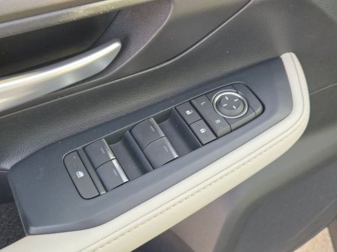 Used 2024 Toyota Grand Highlander XLE image 19