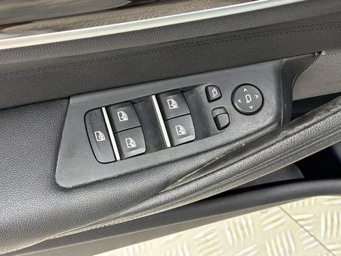 Used 2018 BMW 530e RWD image 26