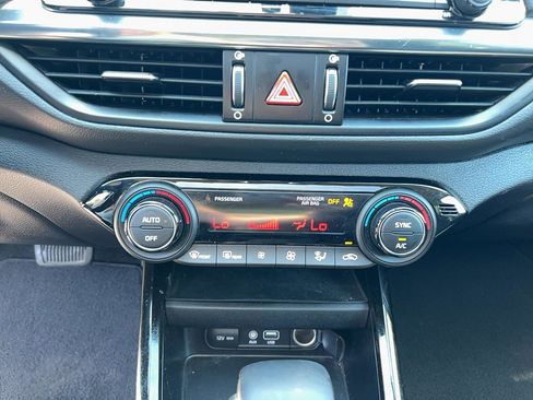 Used 2019 Kia Forte S w/ S Premium Package FWD image 18