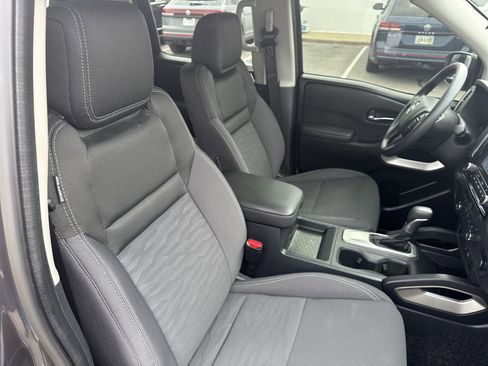 Used 2022 Nissan Frontier SV image 29