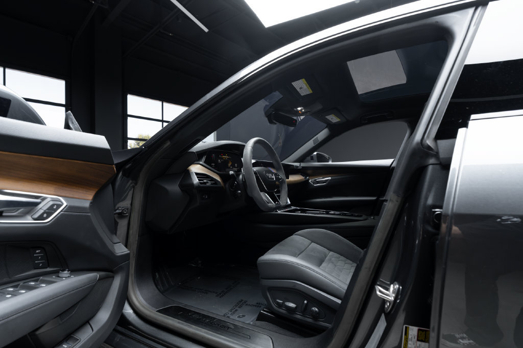 Used 2022 Audi e-tron GT Premium Plus AWD/4WD image 24