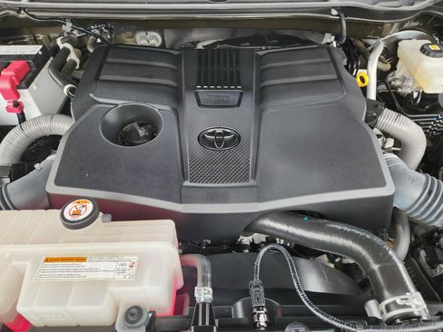 Used 2023 Toyota Tundra Limited w/ Power Package RWD image 34