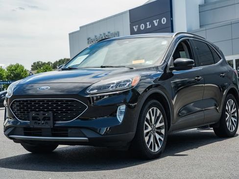 Used 2020 Ford Escape Titanium AWD/4WD image 3
