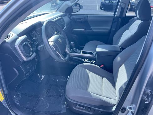 Used 2022 Toyota Tacoma SR5 image 12
