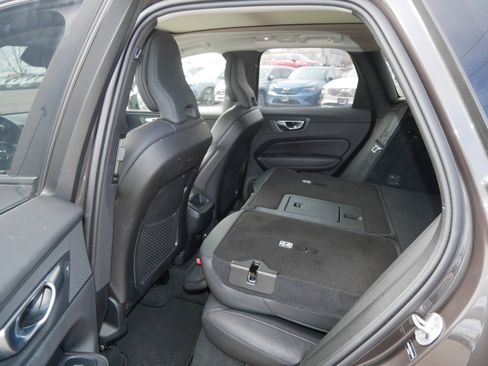 Certified 2025 Volvo XC60 B5 Plus image 11