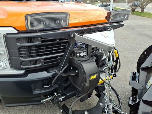 Used 2024 Ford F550 4x4 Regular Cab Super Duty image 8