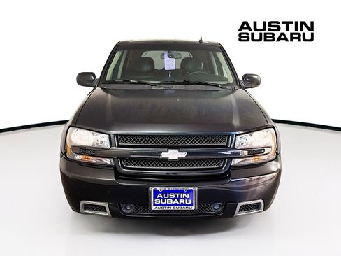Used 2008 Chevrolet TrailBlazer SS w/ Sun And 6-Disc Cd Package image 2