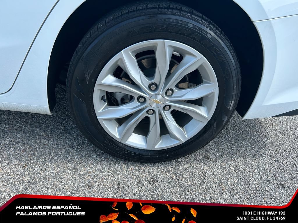 Used 2025 Chevrolet Malibu LT FWD image 9