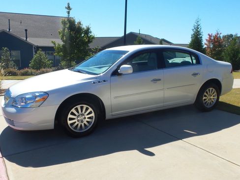 Used 2008 Buick Lucerne CX w/ Driver Confidence Package image 2