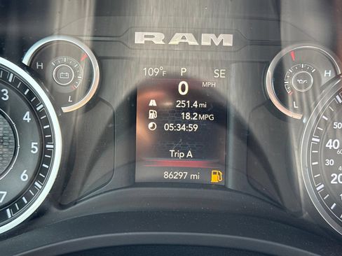 Used 2021 RAM 1500 Lone Star AWD/4WD image 16