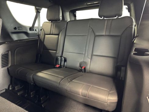 Used 2023 Chevrolet Suburban RST AWD/4WD image 16