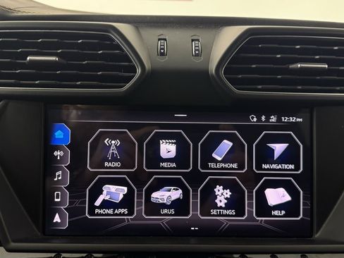 Used 2019 Lamborghini Urus AWD/4WD image 22