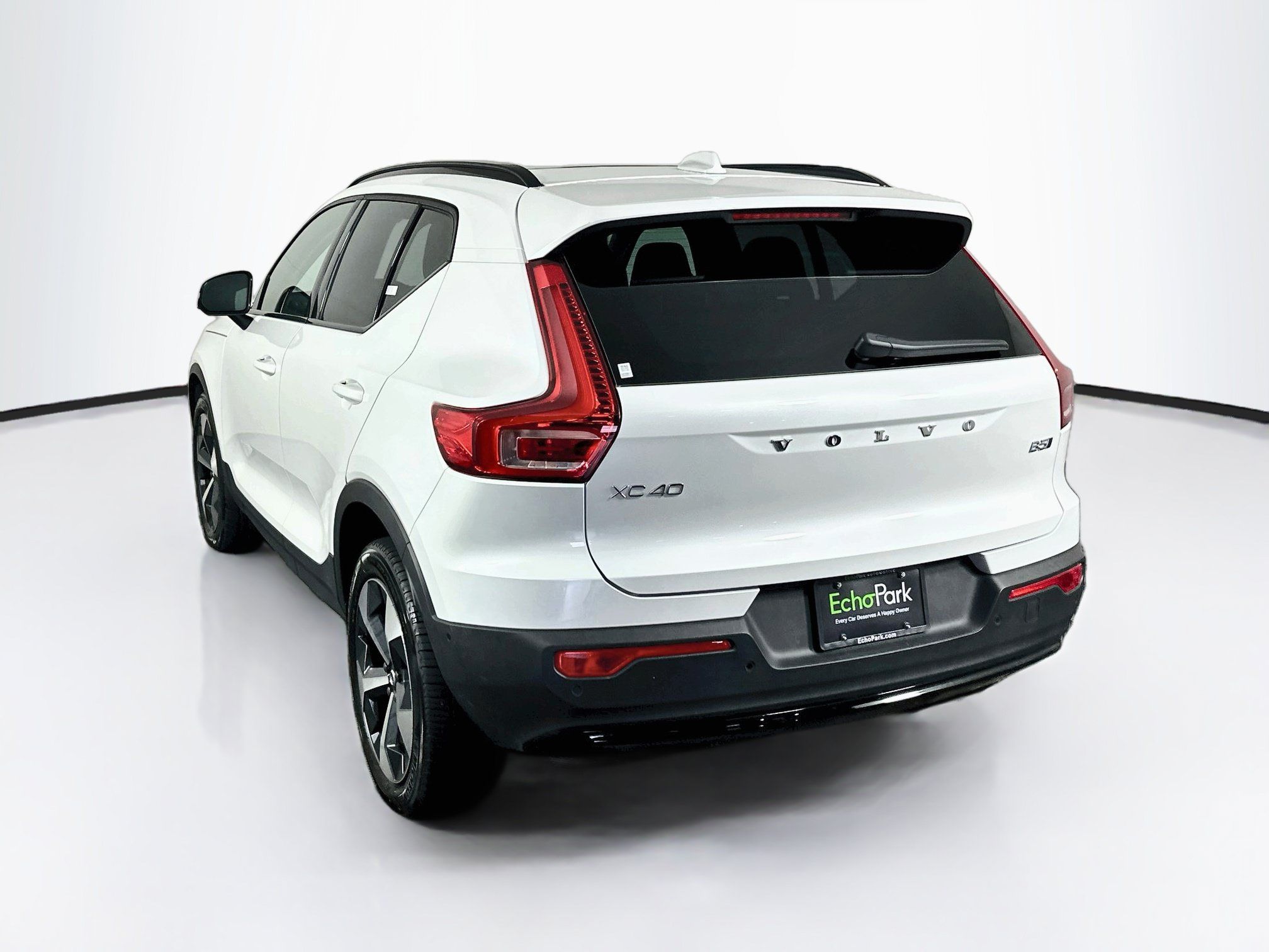 Used 2026 Volvo XC40 B5 Plus AWD/4WD image 5
