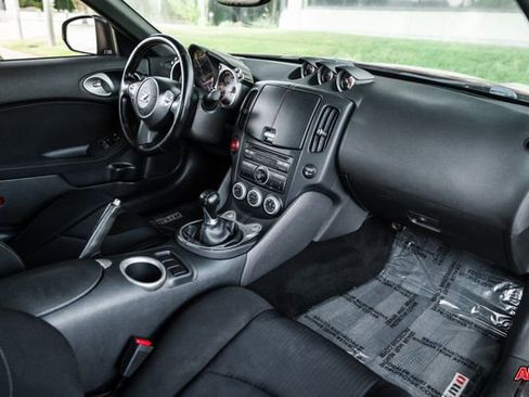 Used 2013 Nissan 370Z NISMO image 18