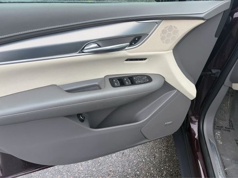 Used 2017 Cadillac XT5 Luxury AWD/4WD image 10
