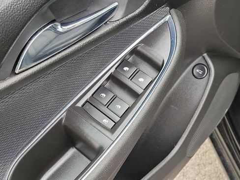 Used 2017 Chevrolet Cruze LT w/ Convenience Package FWD image 20