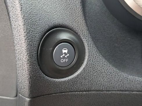 Used 2016 Nissan 370Z Base image 26