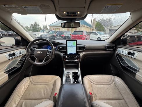 Used 2021 Ford Explorer Platinum w/ Equipment Group 601A AWD/4WD image 11
