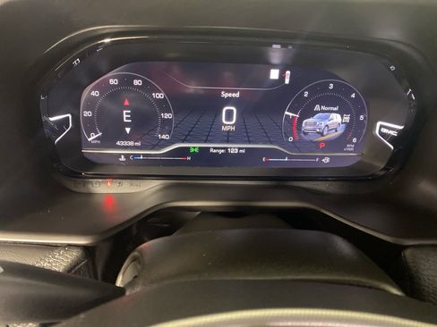 Used 2023 GMC Yukon Denali image 18