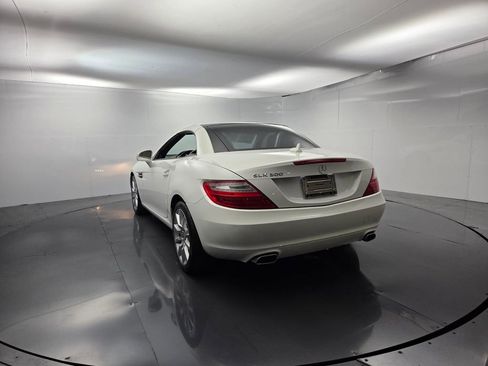 Used 2016 Mercedes-Benz SLK 300 image 42