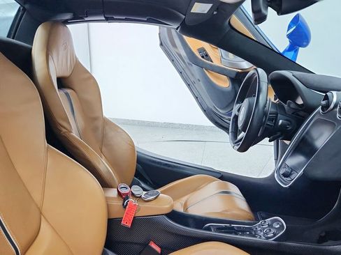 Used 2018 McLaren 570S Spider image 23