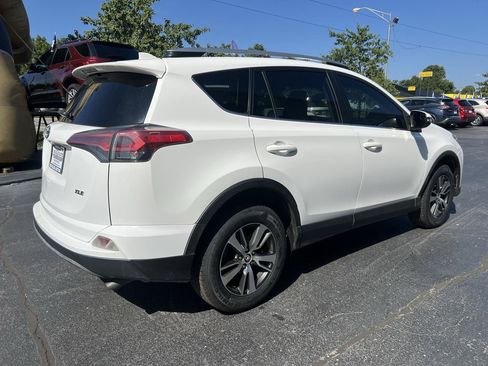 Used 2017 Toyota RAV4 XLE FWD image 6
