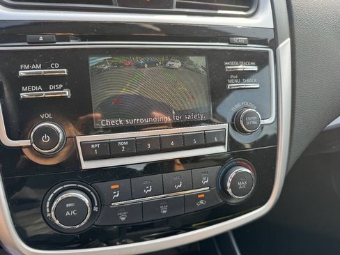Used 2018 Nissan Altima 2.5 SR FWD image 11