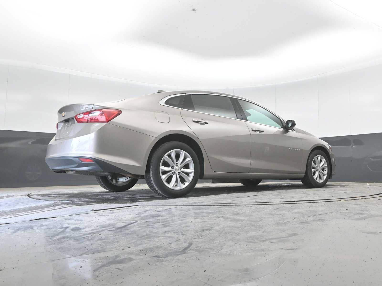 Used 2025 Chevrolet Malibu LT FWD image 34