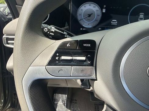 Used 2024 Hyundai Elantra SEL FWD image 29