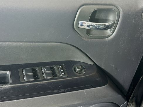 Used 2017 Jeep Patriot Sport w/ Power Value Group FWD image 14