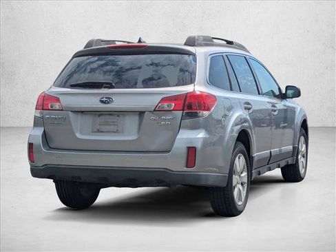Used 2011 Subaru Outback 3.6R Limited AWD/4WD image 5
